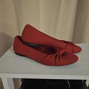 Vivaia Ruby Red Almond-Toe Knotted Flats (Bibi) Size 9 40